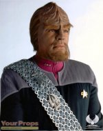 Star-Trek-Deep-Space-Nine-Worf-Metal-Baldric-Emblems-3.jpg