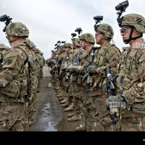 us-army-soldiers-from-the-3rd-infantry-division-stand-in-formation-EP0G0P.jpg