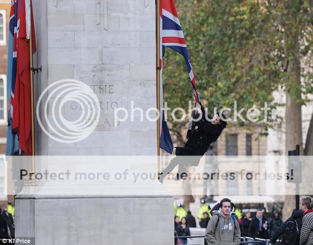 London_riots_cenatoph.jpg